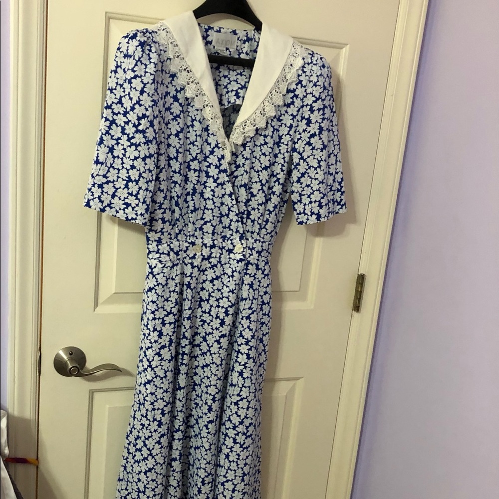 Vintage Midi Wrap front Dress w/lace trim collar